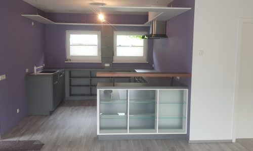 Komplettküche mit Beleuchtung